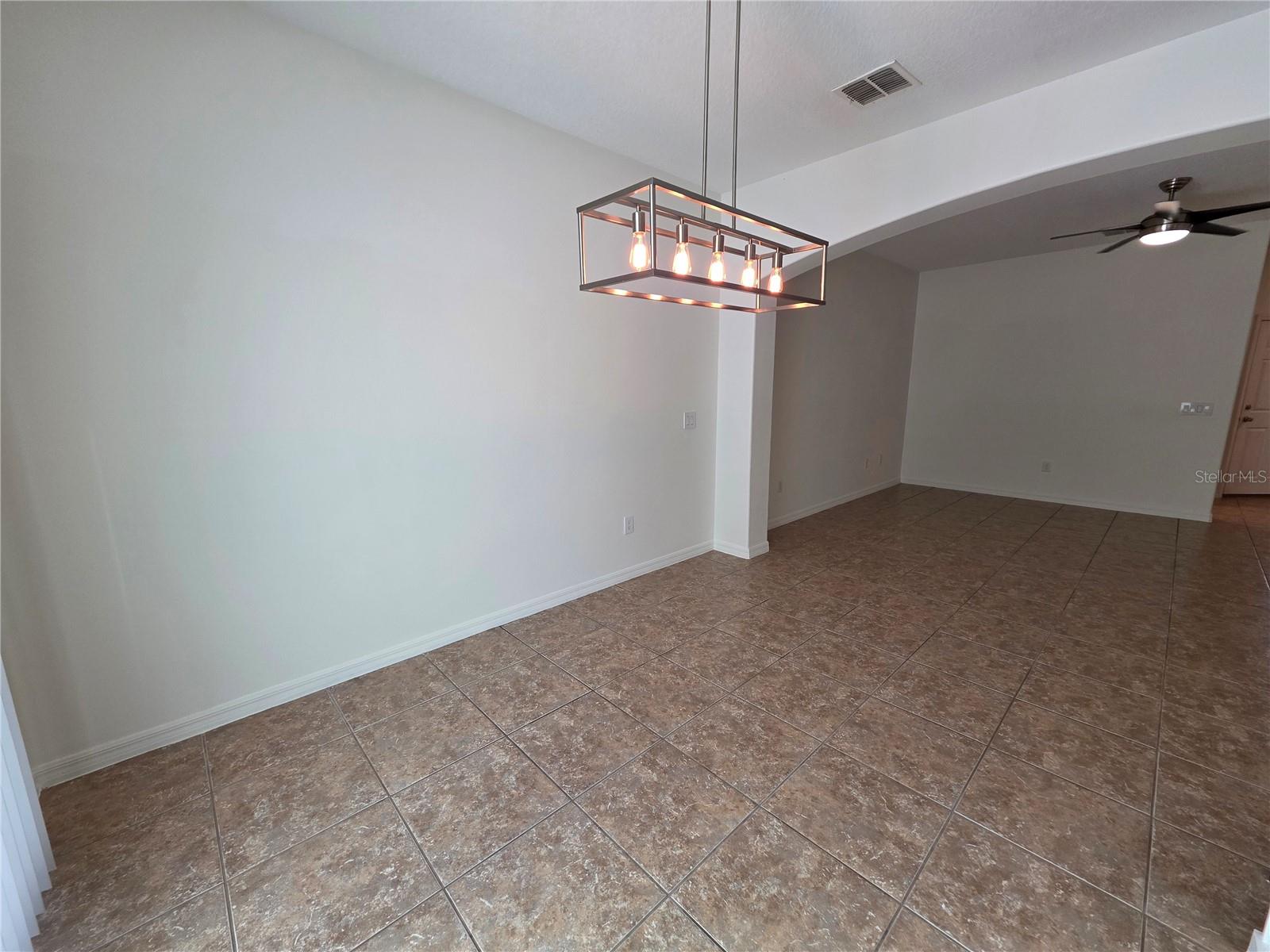 Image 7 of 17 For 9464 Tawnyberry Street