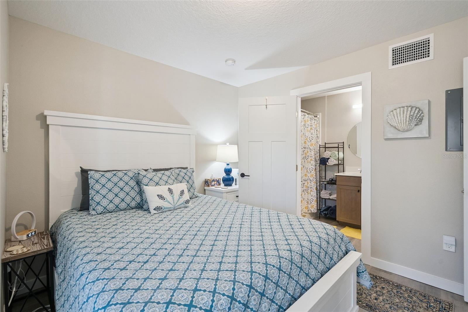 Image 10 of 29 For 2592 Grassy Point Drive 112