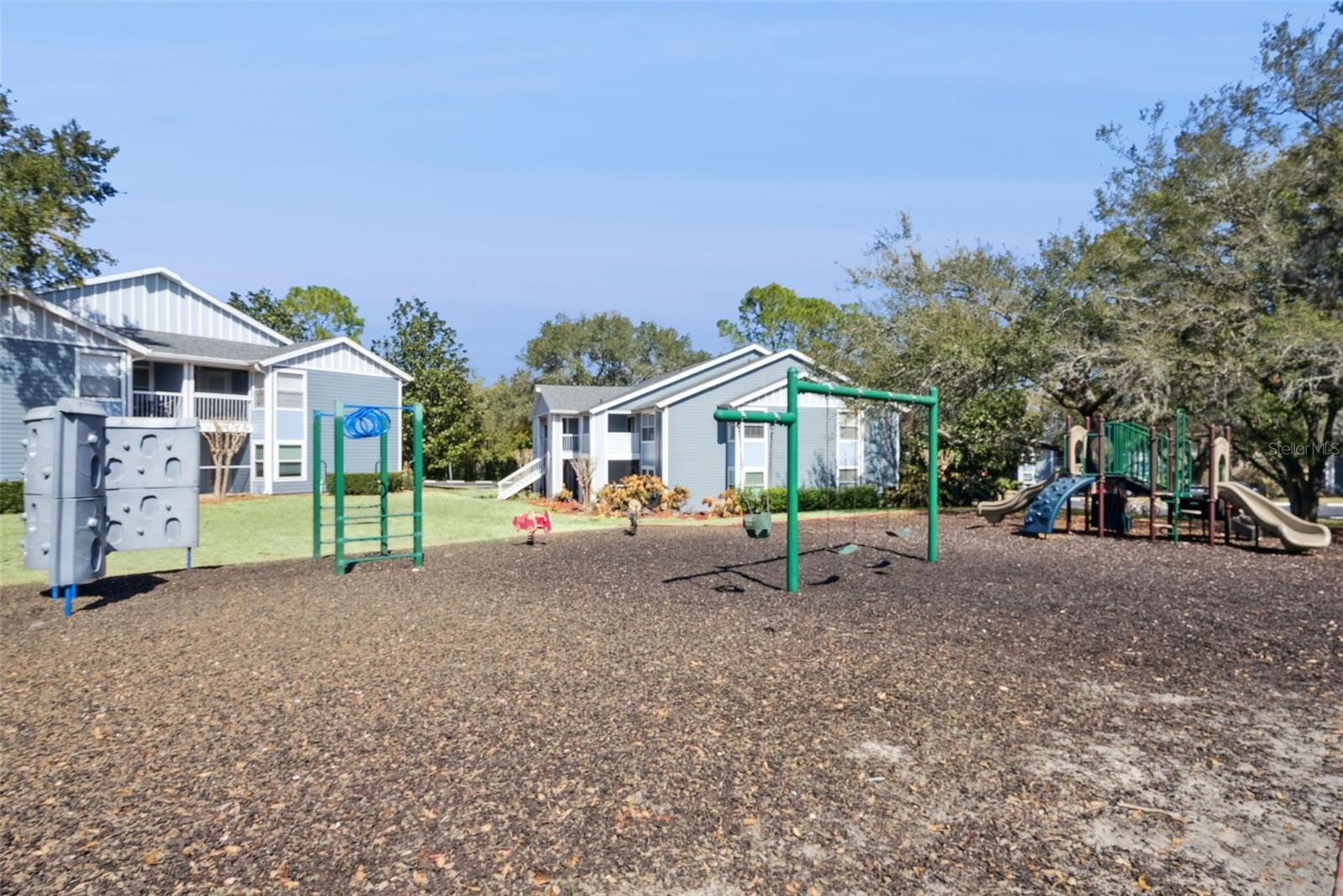 Image 23 of 29 For 2592 Grassy Point Drive 112