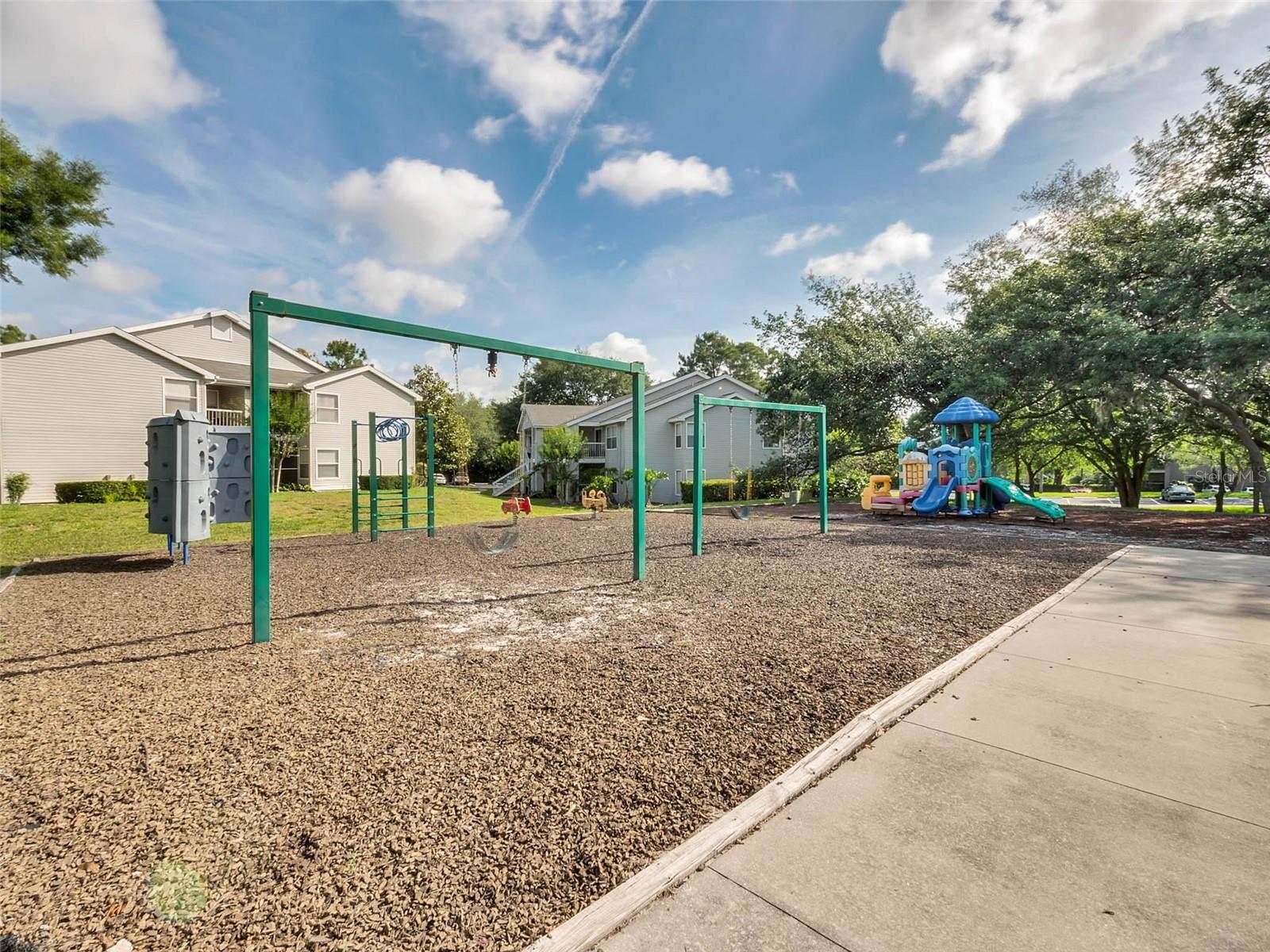 Image 24 of 29 For 2592 Grassy Point Drive 112