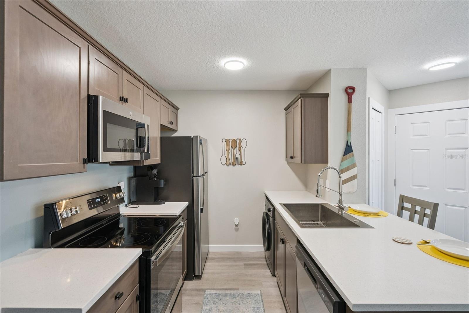 Image 6 of 29 For 2592 Grassy Point Drive 112