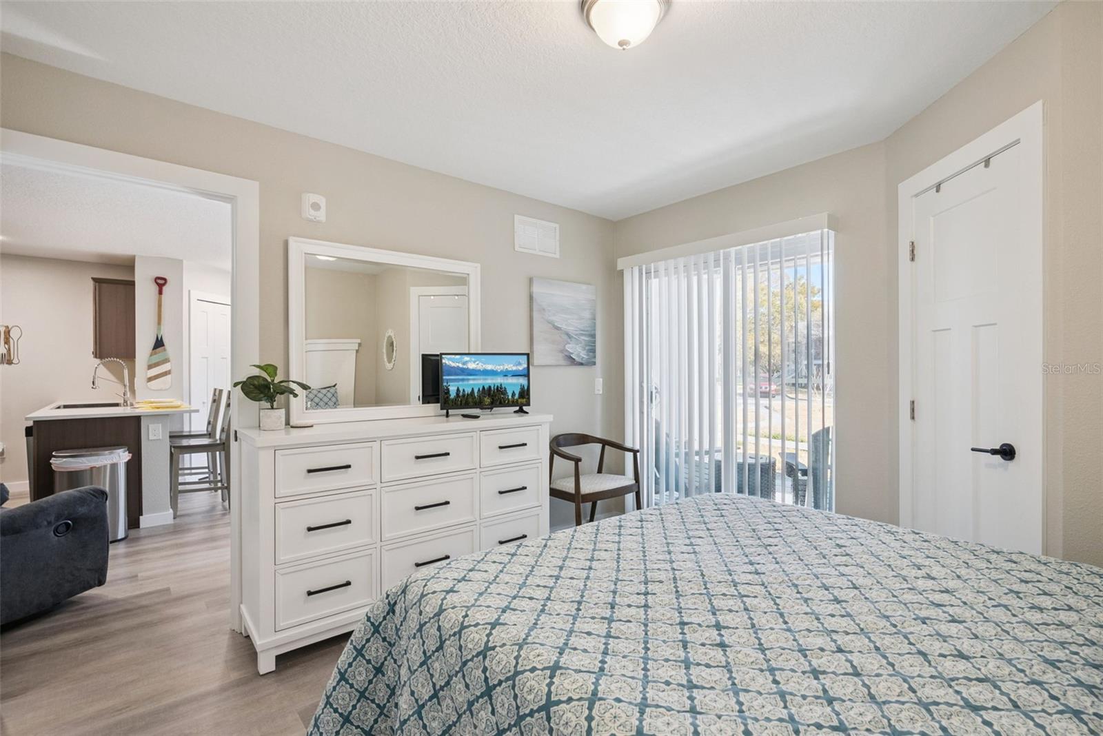 Image 9 of 29 For 2592 Grassy Point Drive 112