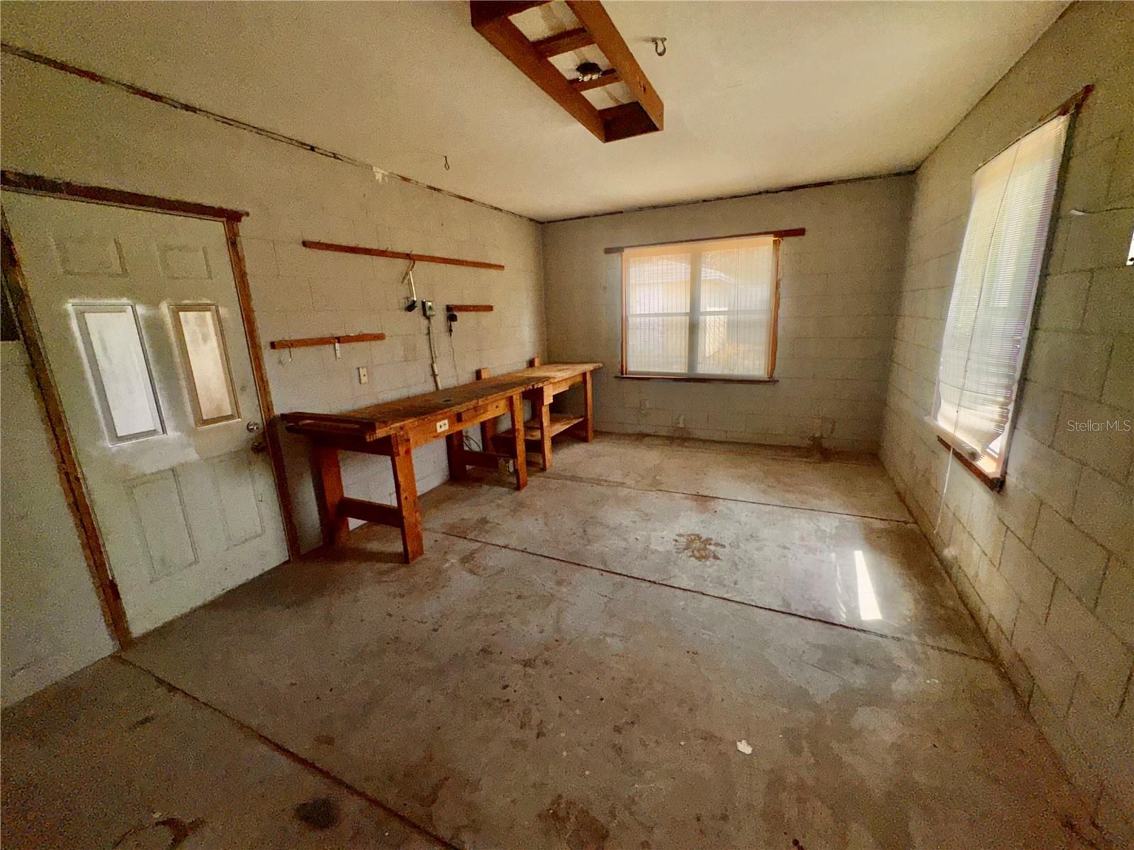 Image 15 of 20 For 117 Red Rose Circle