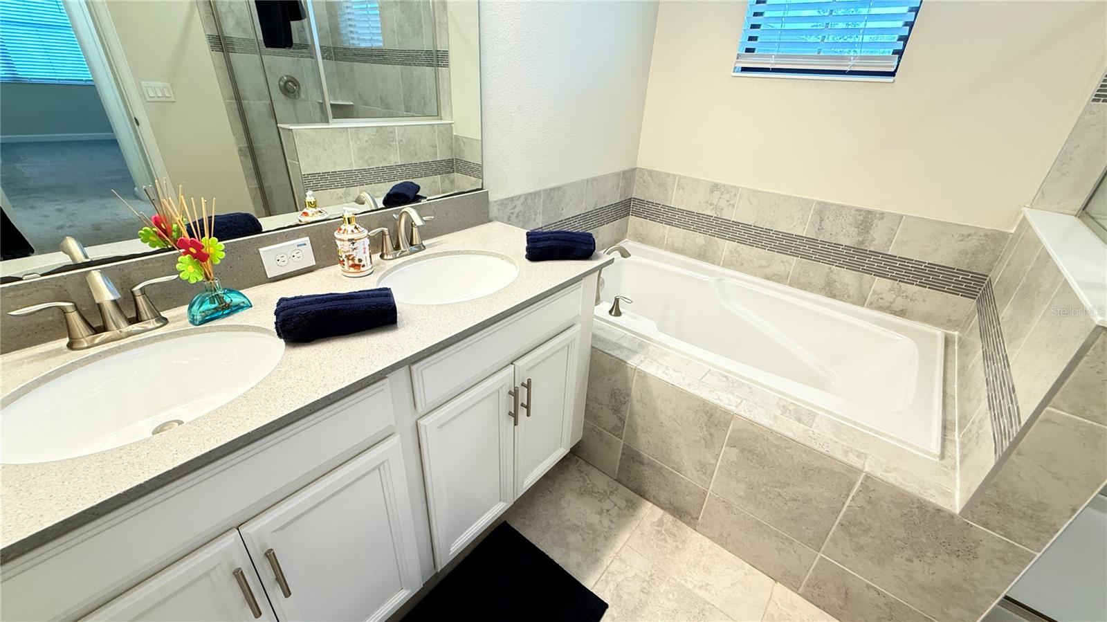 Image 27 of 49 For 11540 Whistling Pine Way