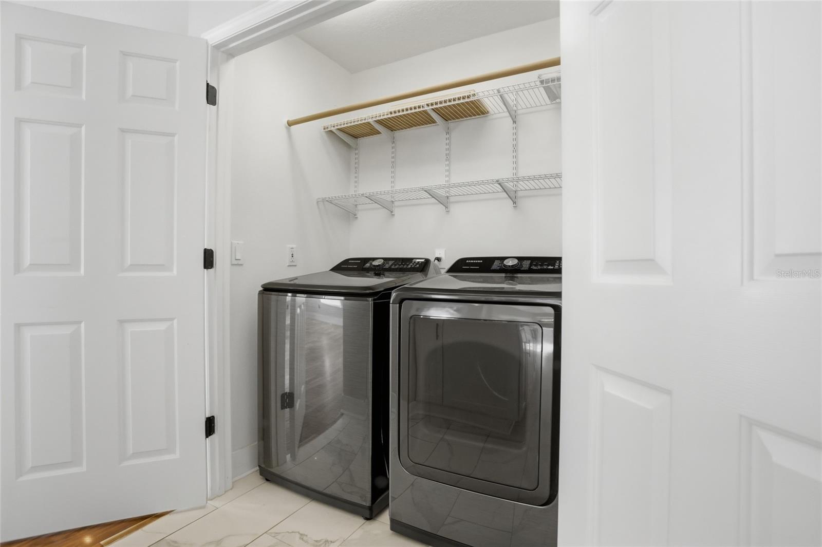 Image 14 of 52 For 1102 Banks Rose Court