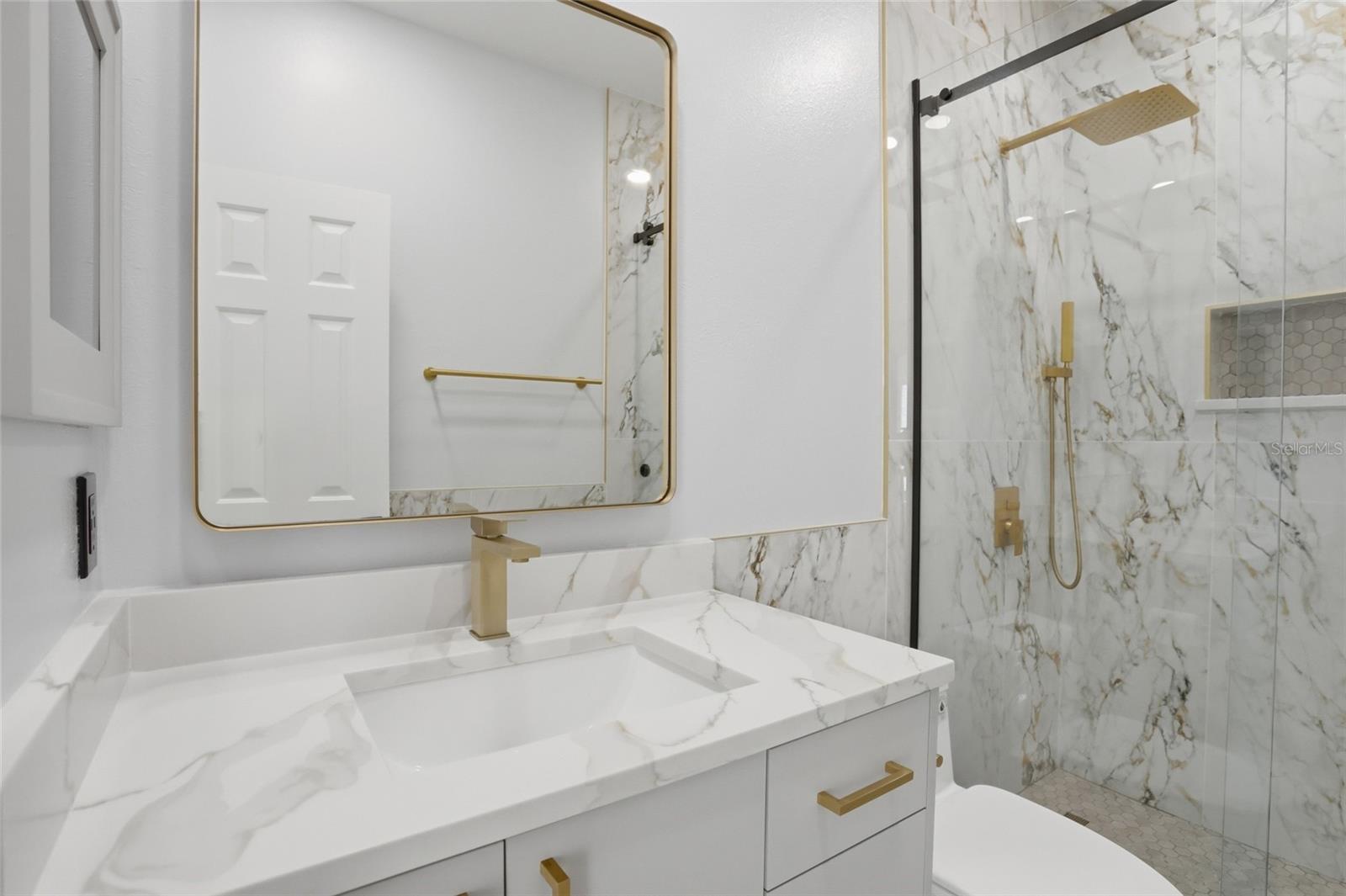 Image 23 of 52 For 1102 Banks Rose Court