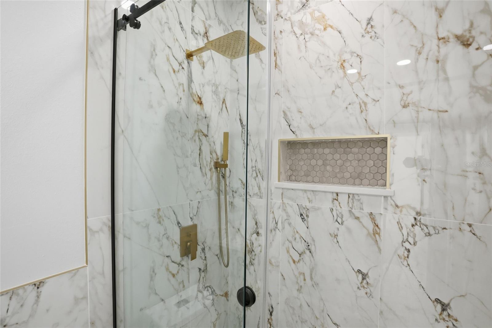 Image 24 of 52 For 1102 Banks Rose Court