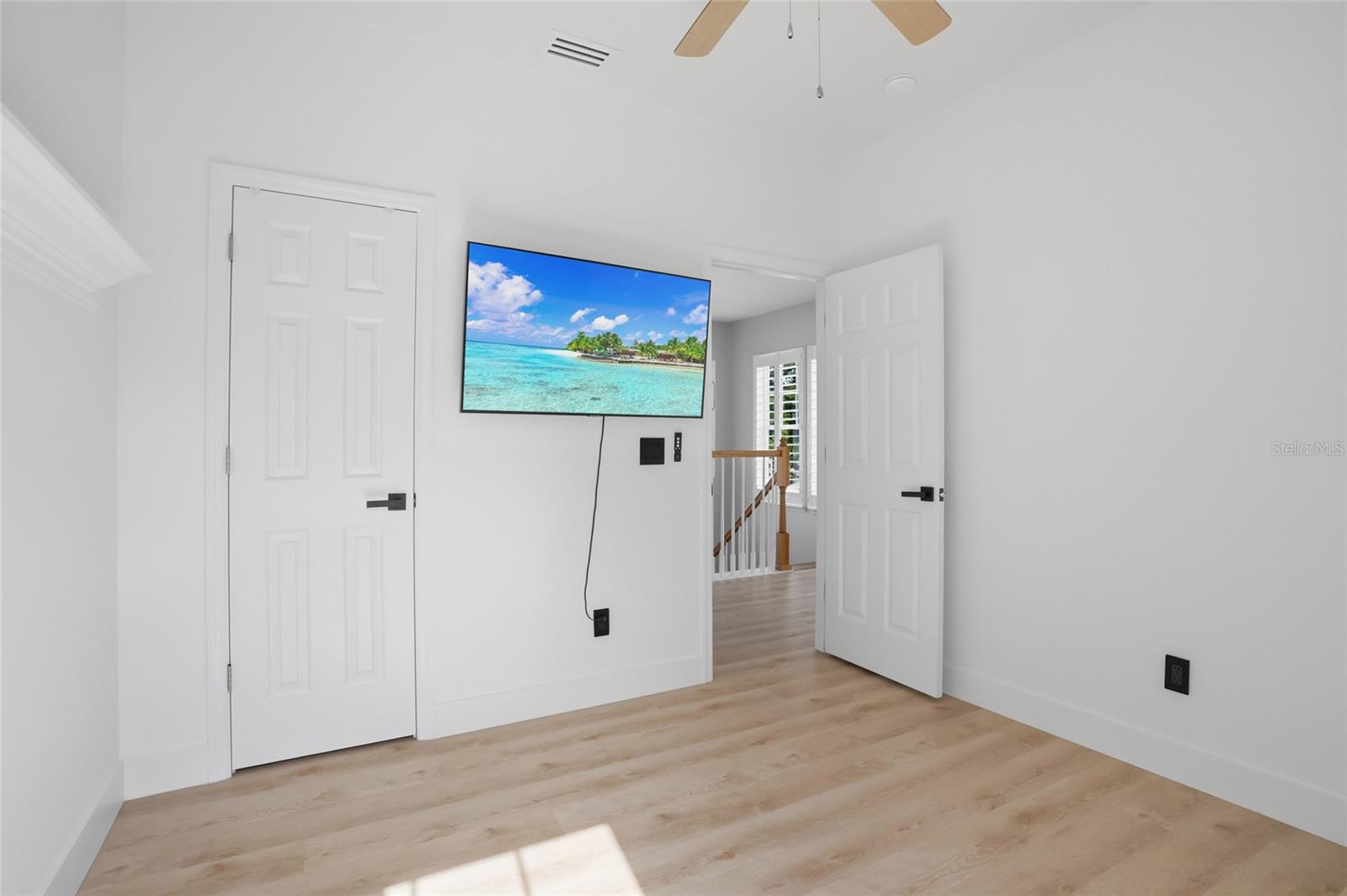 Image 27 of 52 For 1102 Banks Rose Court