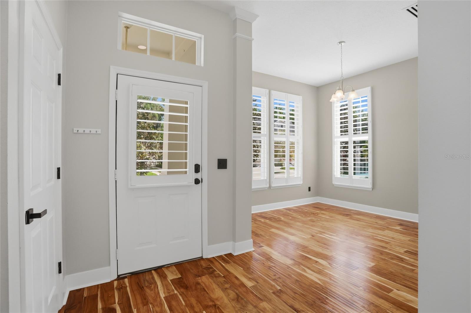 Image 3 of 52 For 1102 Banks Rose Court