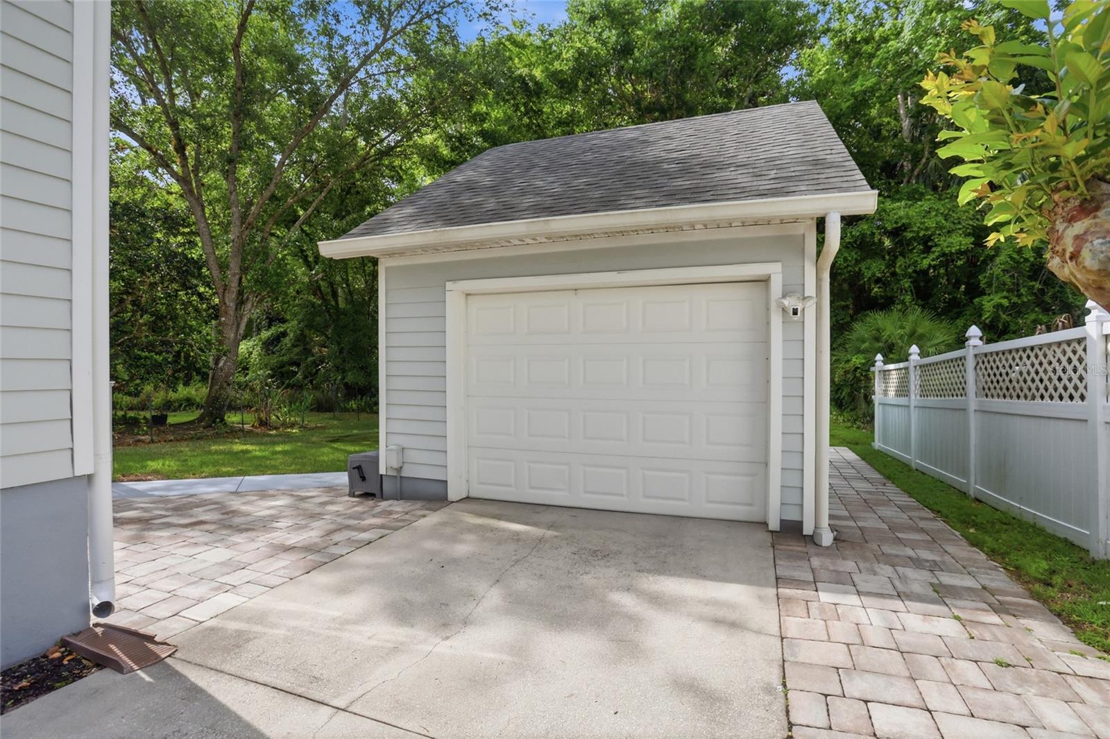 Image 40 of 52 For 1102 Banks Rose Court