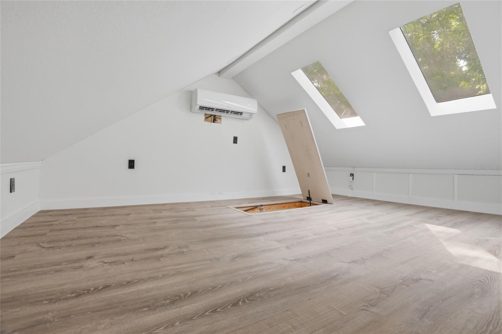 Image 44 of 52 For 1102 Banks Rose Court