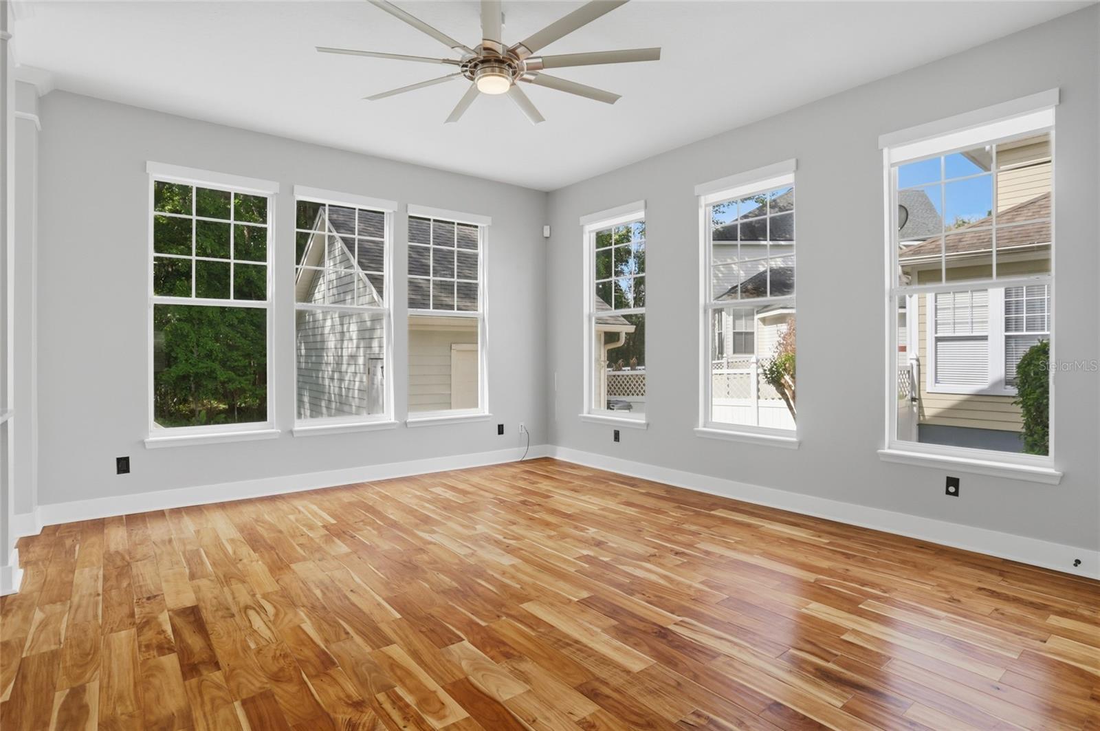 Image 7 of 52 For 1102 Banks Rose Court