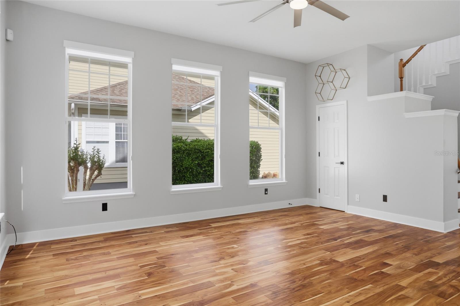 Image 8 of 52 For 1102 Banks Rose Court