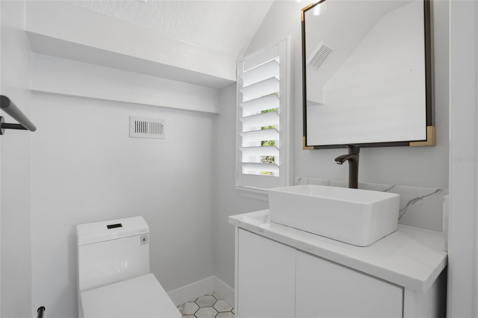 Image 9 of 52 For 1102 Banks Rose Court