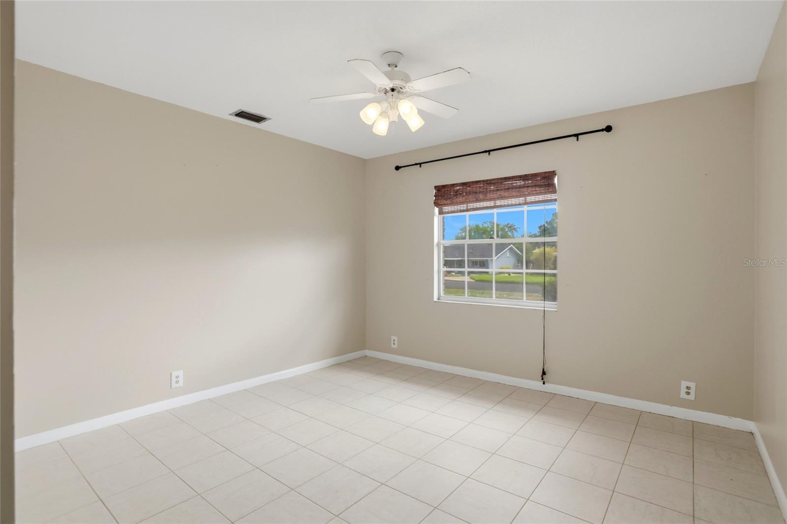 Image 19 of 42 For 22 Lake Link Drive Se