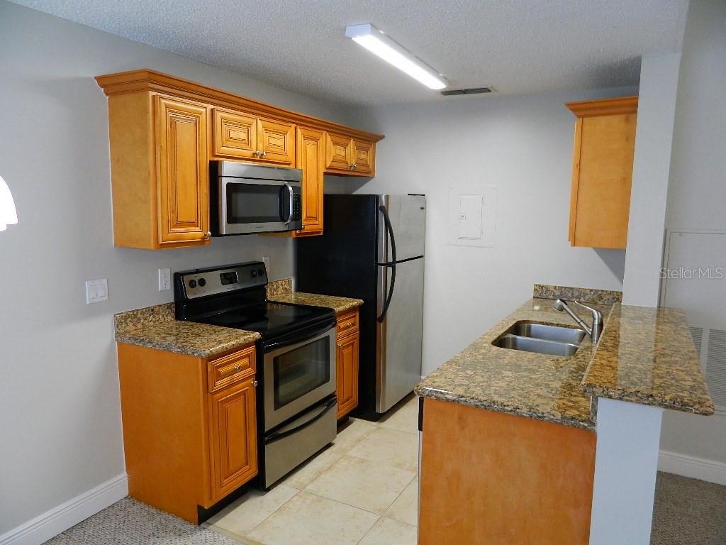 Image 10 of 25 For 2593 Grassy Point Drive 205