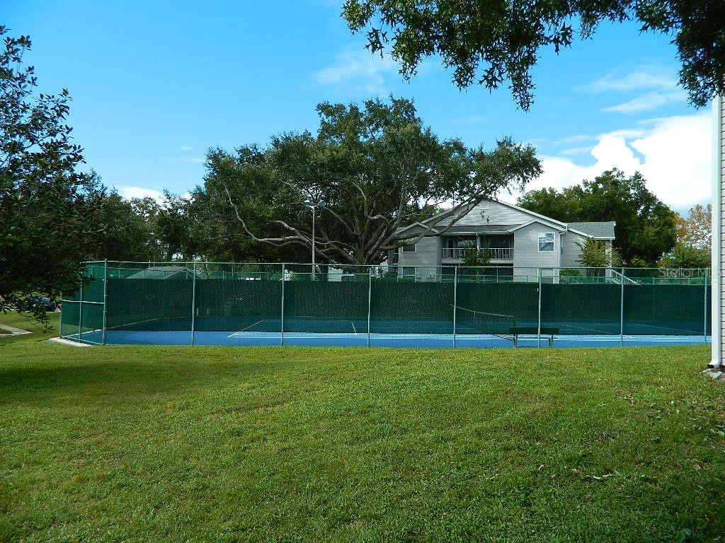 Image 23 of 25 For 2593 Grassy Point Drive 205