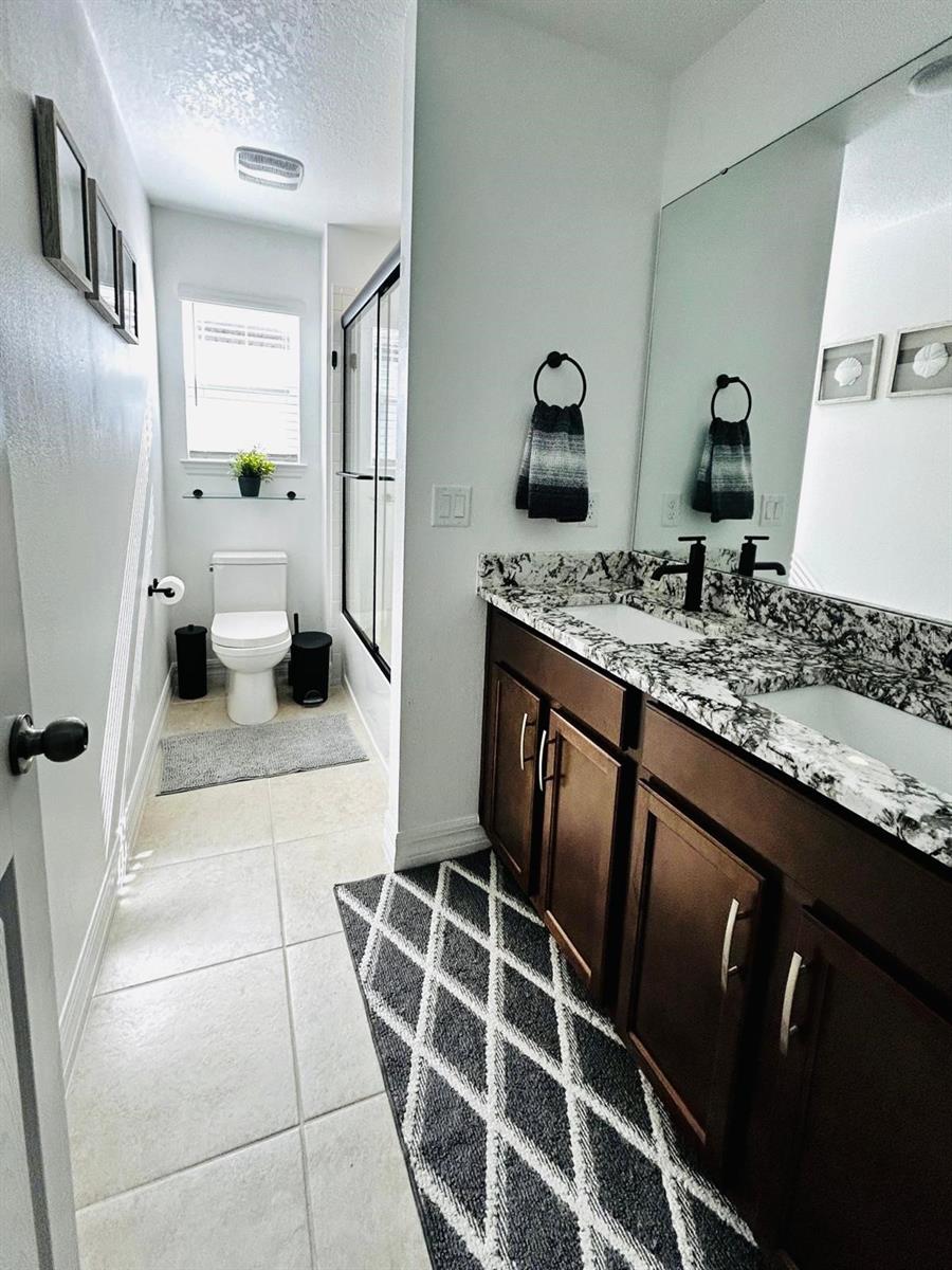 Image 15 of 22 For 8565 Lamppost Lane