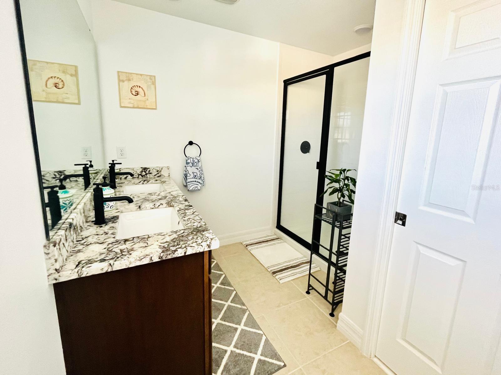 Image 16 of 22 For 8565 Lamppost Lane