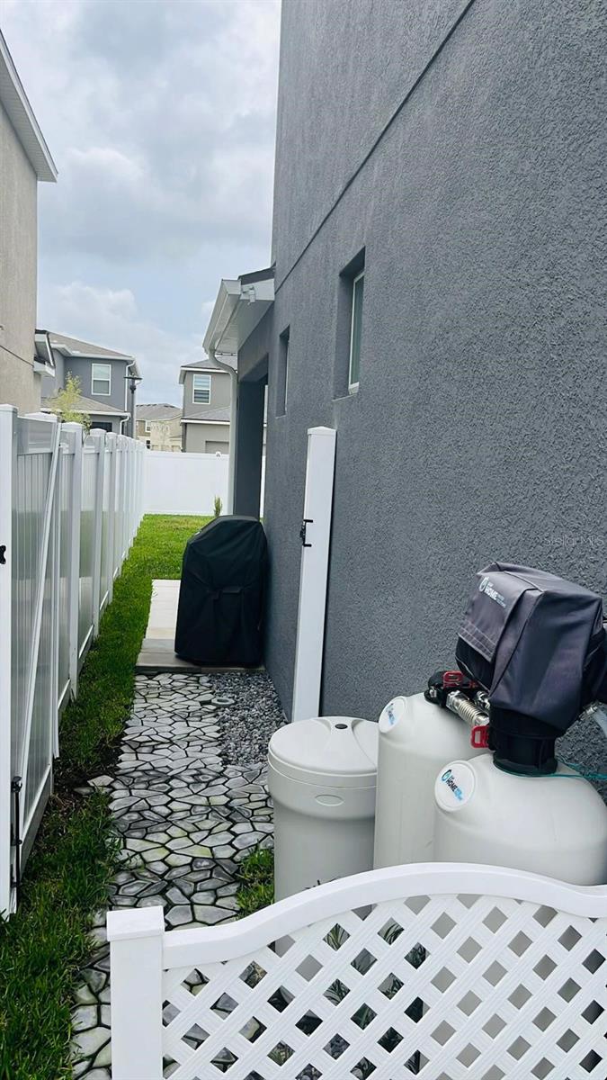 Image 20 of 22 For 8565 Lamppost Lane