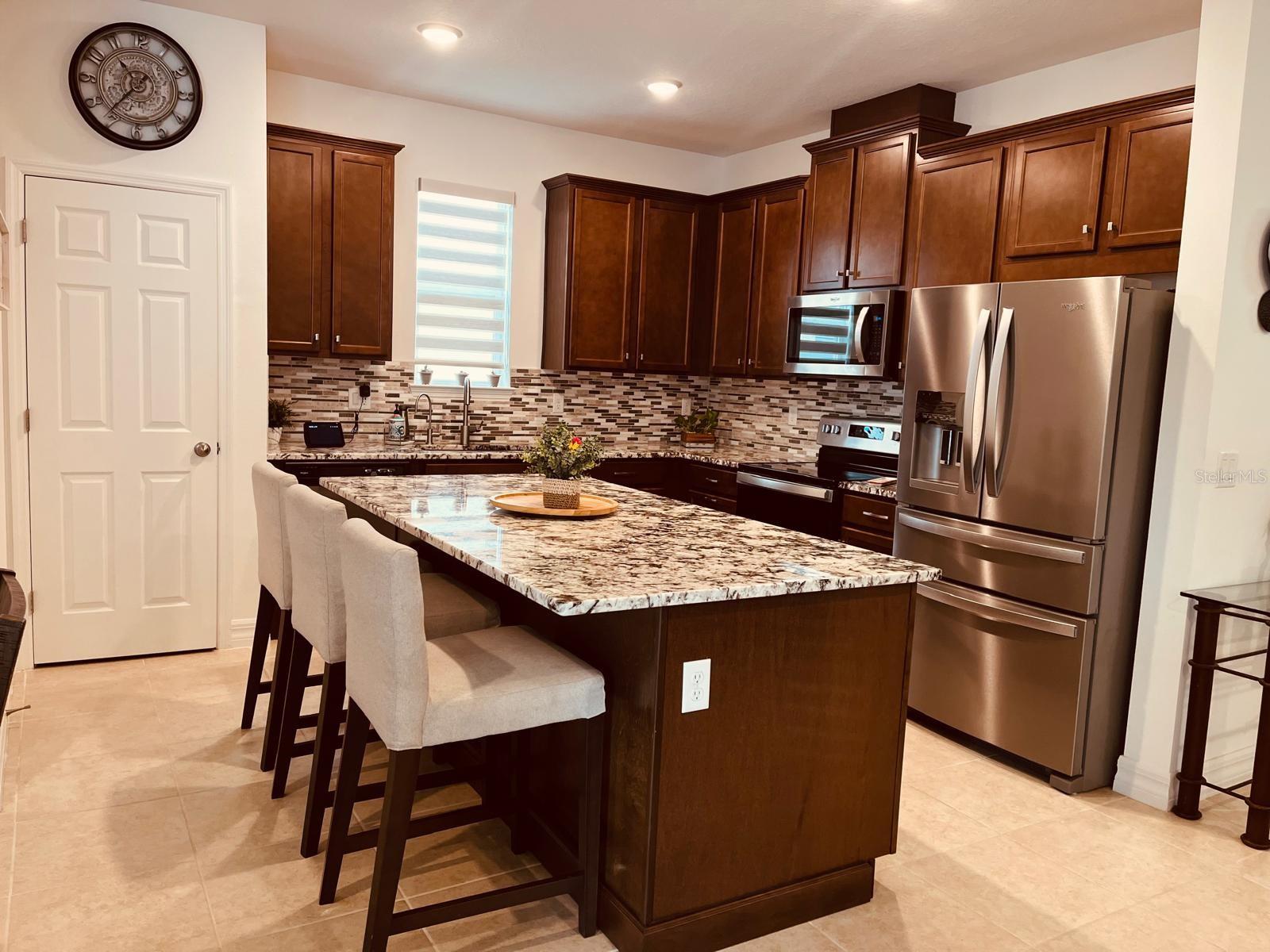 Image 4 of 22 For 8565 Lamppost Lane