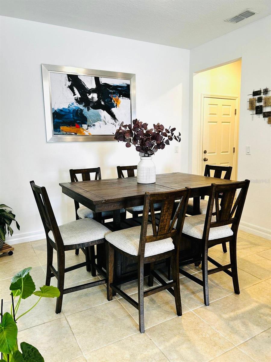 Image 6 of 22 For 8565 Lamppost Lane