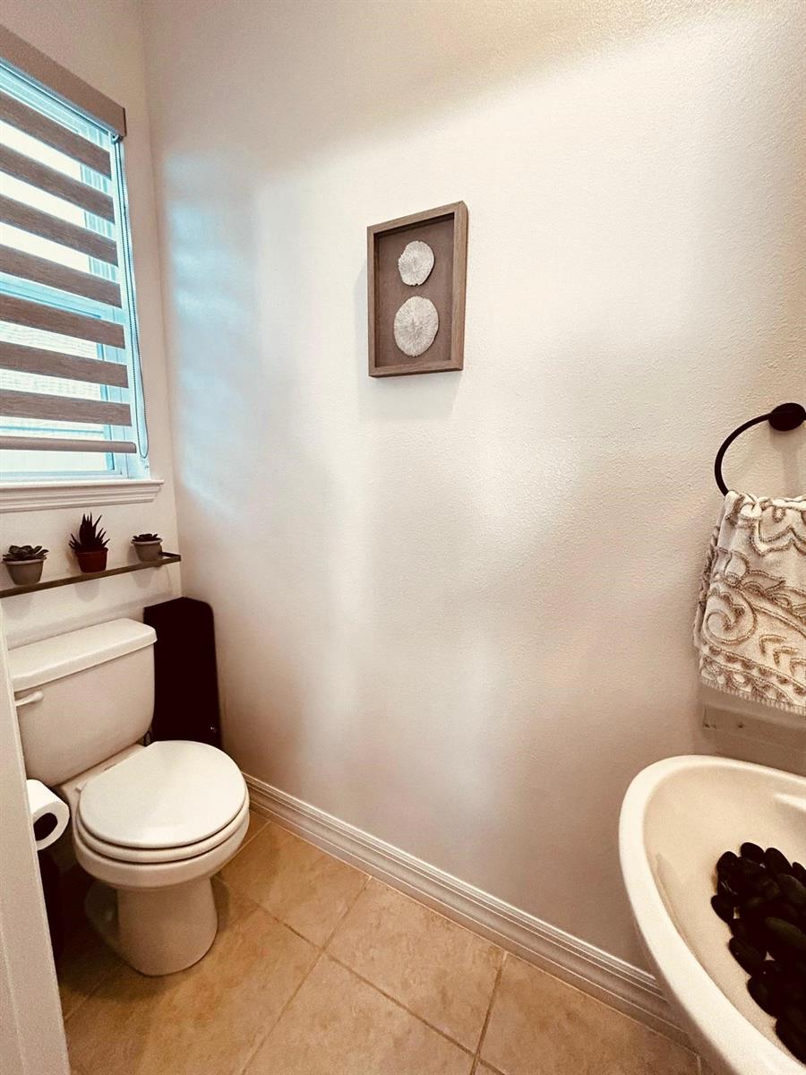 Image 7 of 22 For 8565 Lamppost Lane