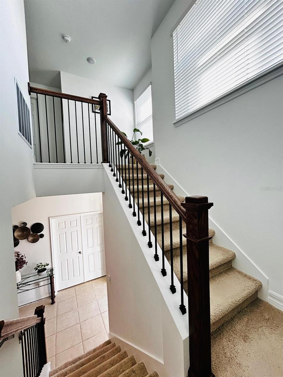 Image 8 of 22 For 8565 Lamppost Lane