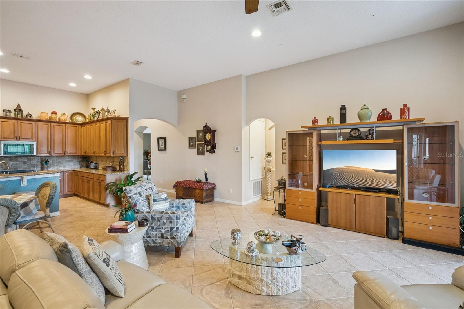 Image 12 of 41 For 2409 Emerald Rose Way