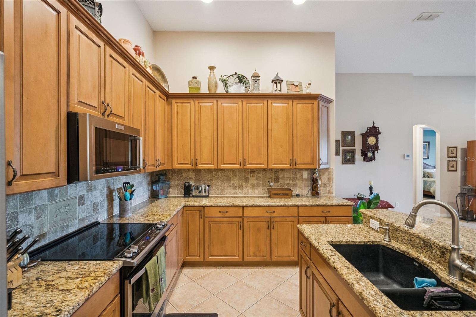 Image 20 of 41 For 2409 Emerald Rose Way