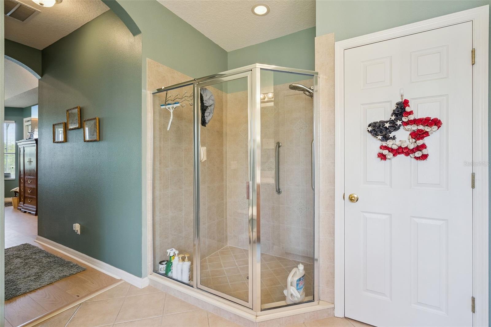 Image 28 of 41 For 2409 Emerald Rose Way