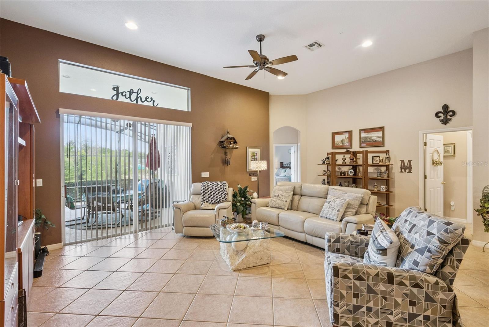 Image 8 of 41 For 2409 Emerald Rose Way