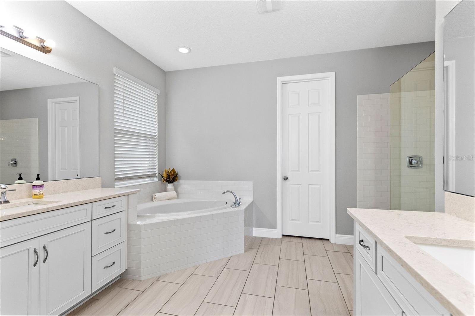 Image 18 of 39 For 1570 Myrtle Oaks Trail