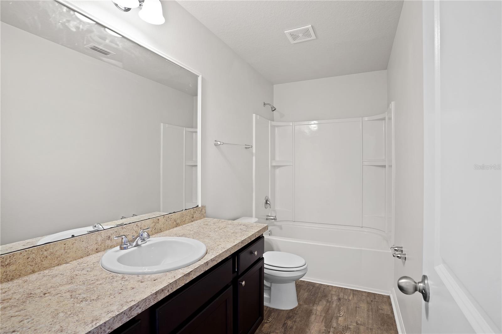 Image 22 of 34 For 3003 Gibraltar Boulevard