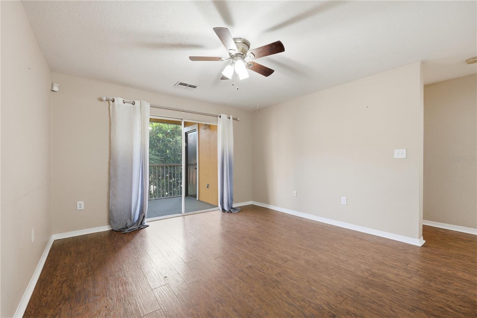 Image 10 of 24 For 5475 Vineland Road 8212