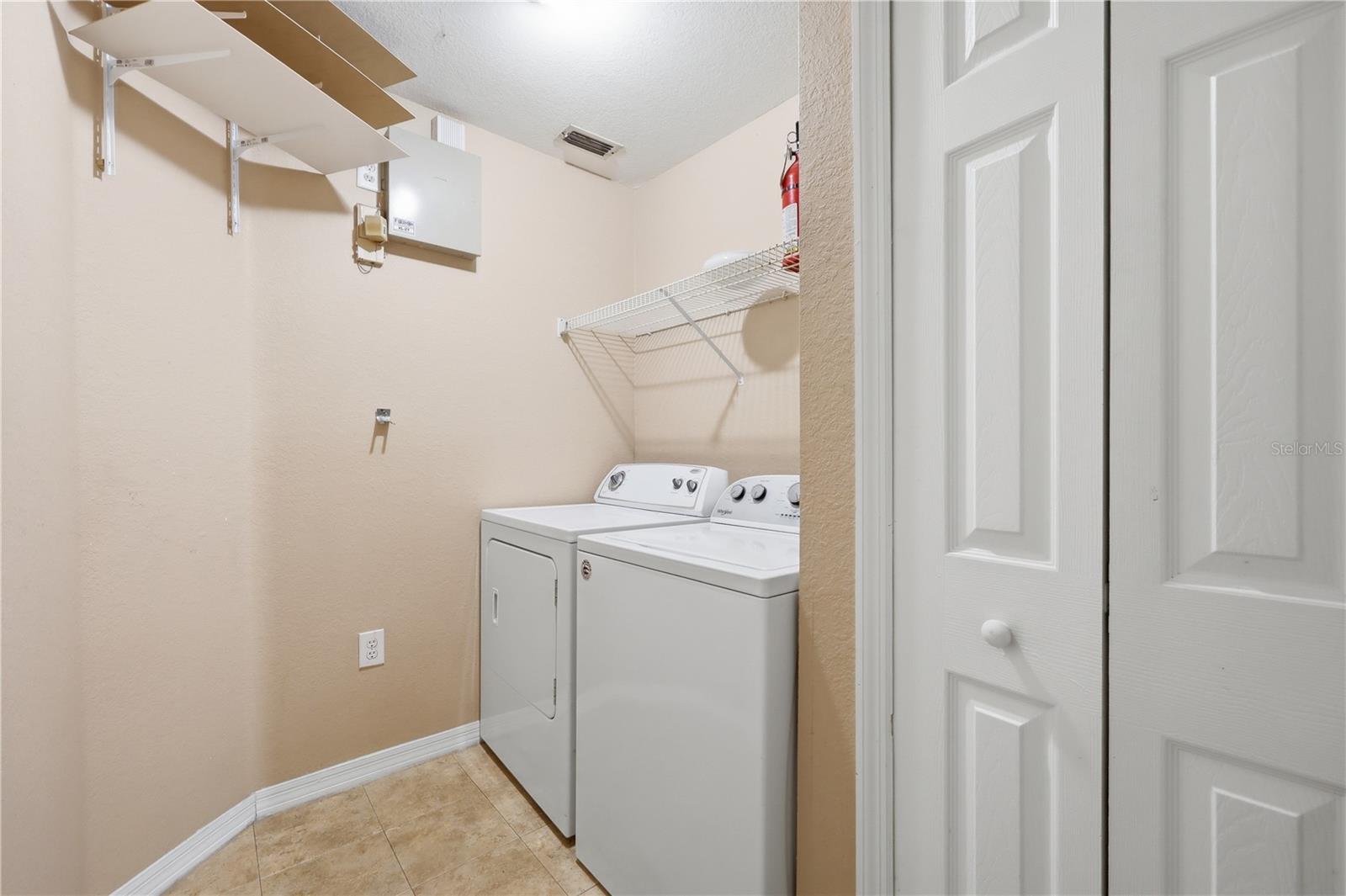 Image 19 of 24 For 5475 Vineland Road 8212