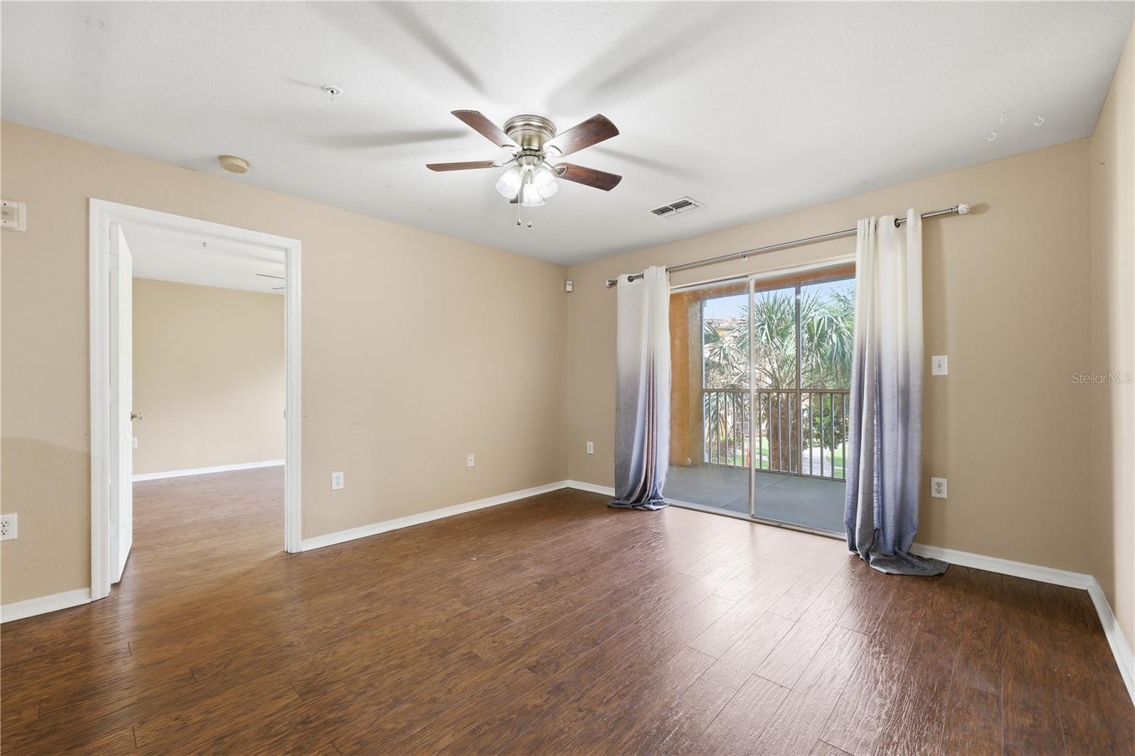 Image 9 of 24 For 5475 Vineland Road 8212