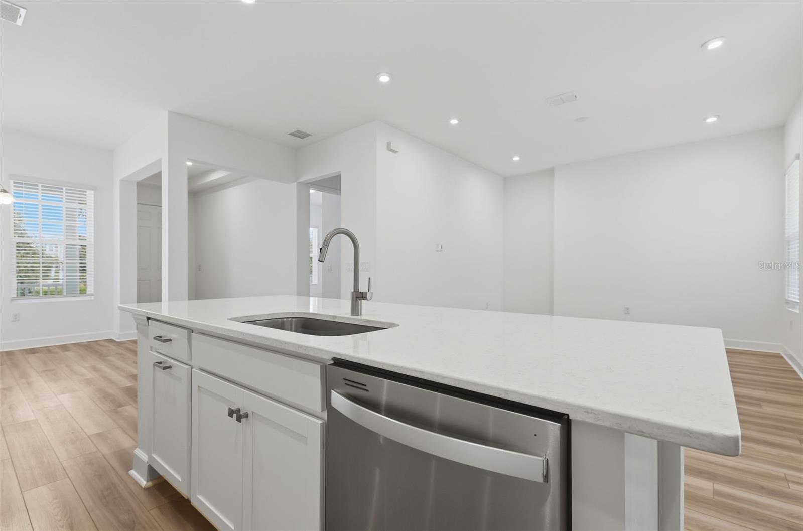 Image 15 of 31 For 7410 Barrier Cove Way