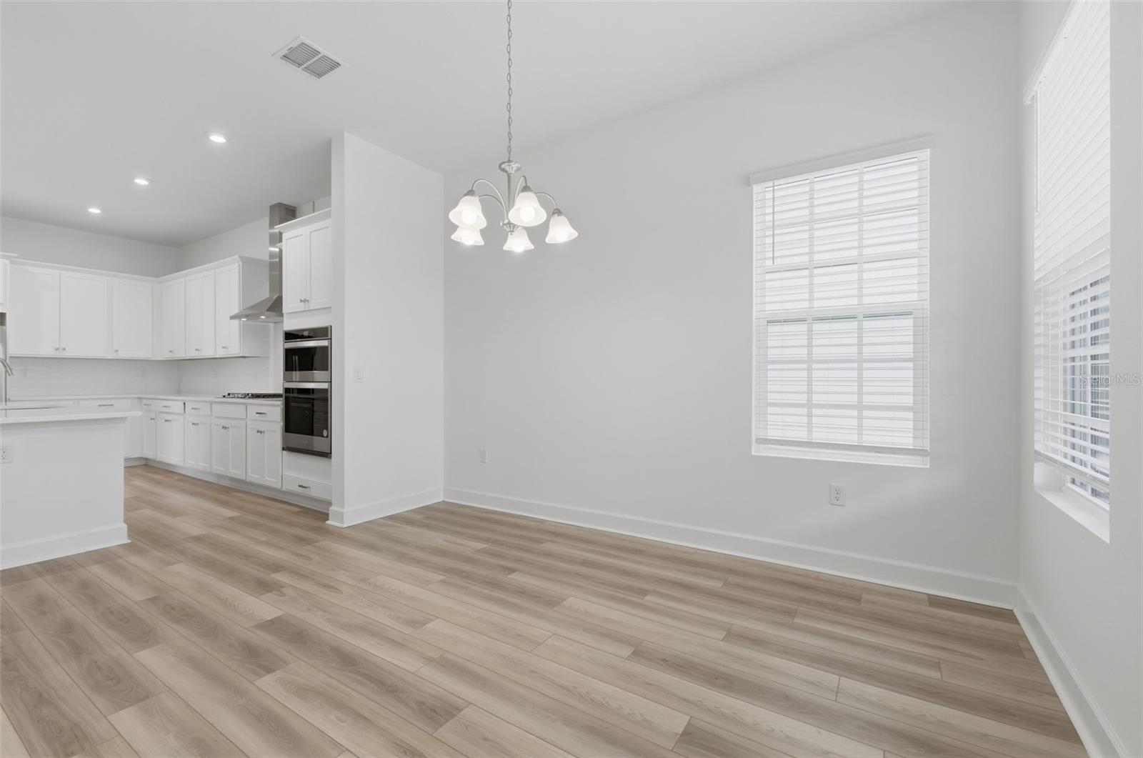 Image 7 of 31 For 7410 Barrier Cove Way