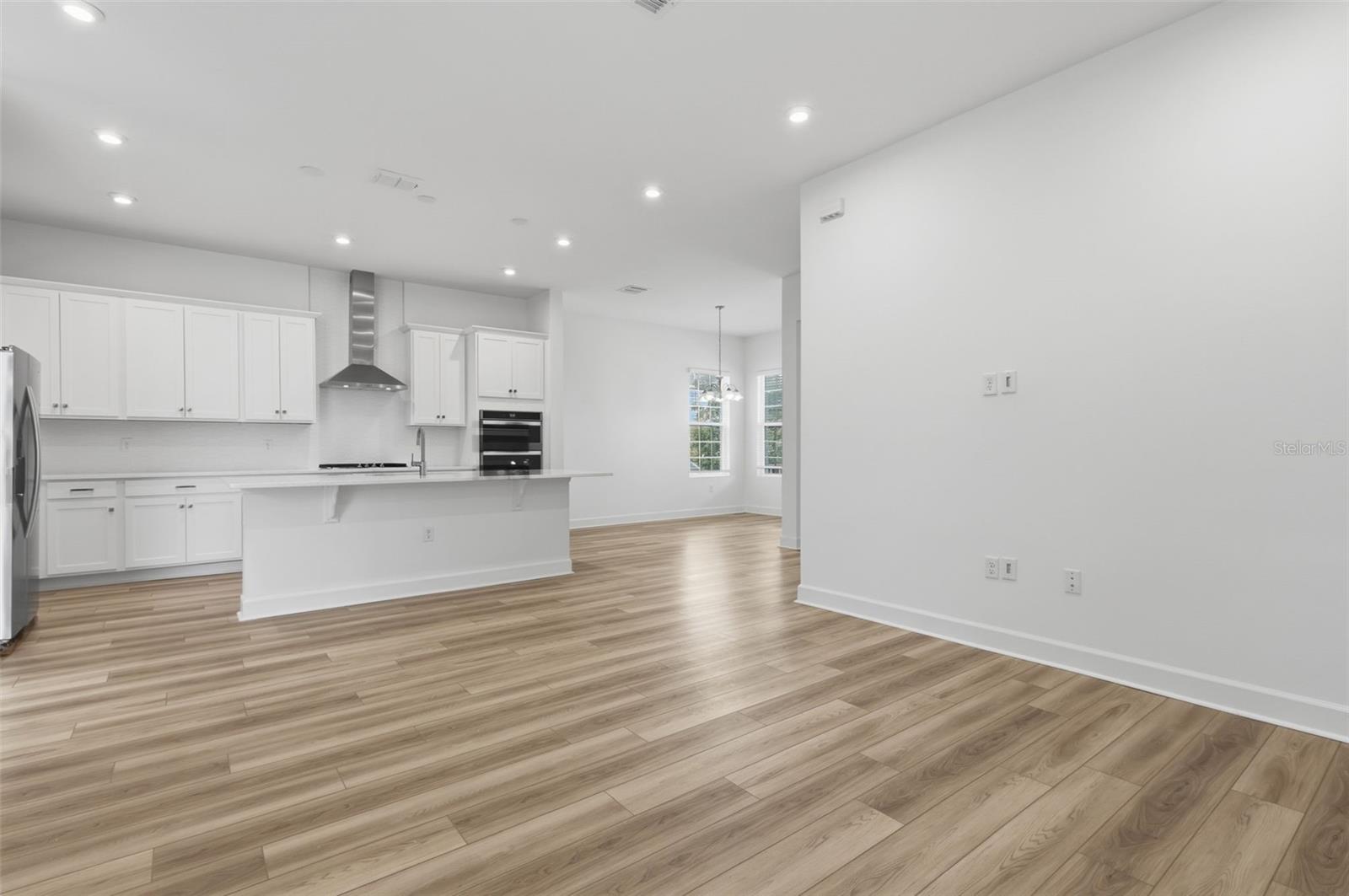 Image 8 of 31 For 7410 Barrier Cove Way