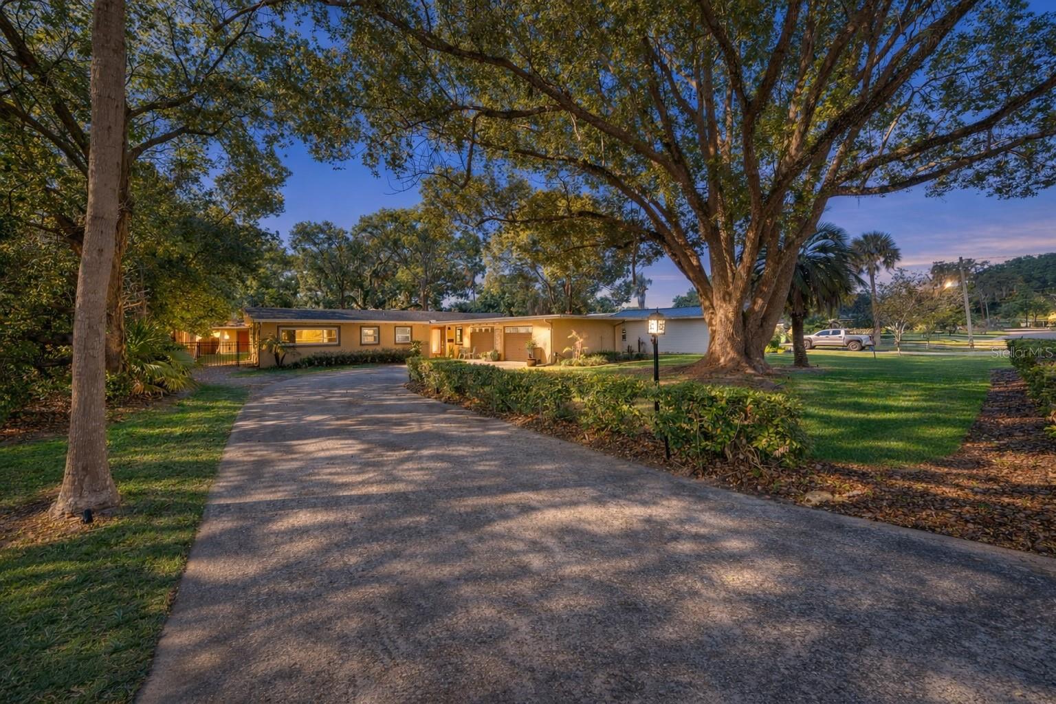 Image 2 of 34 For 502 Oak Lane