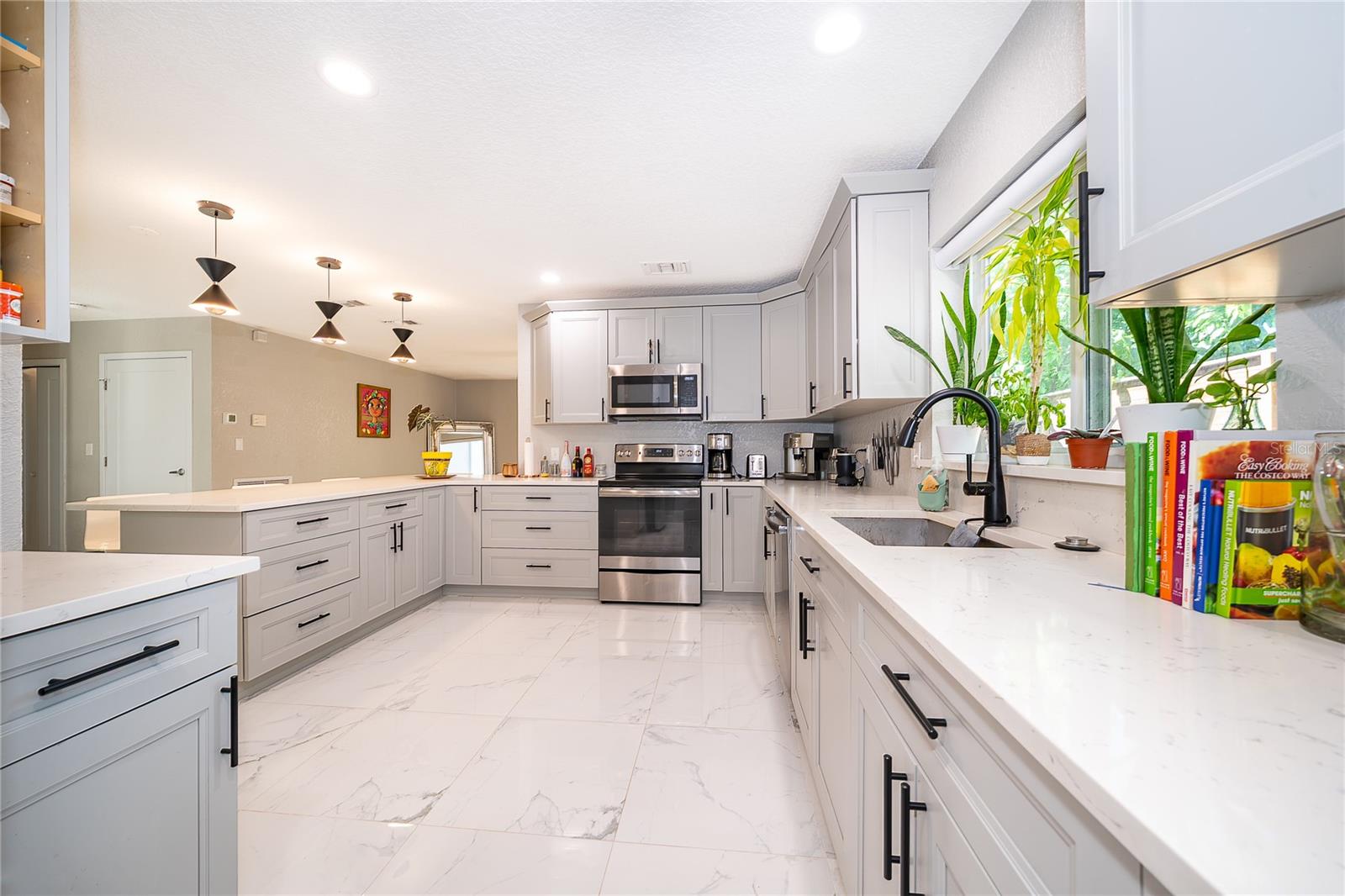 Image 20 of 34 For 502 Oak Lane