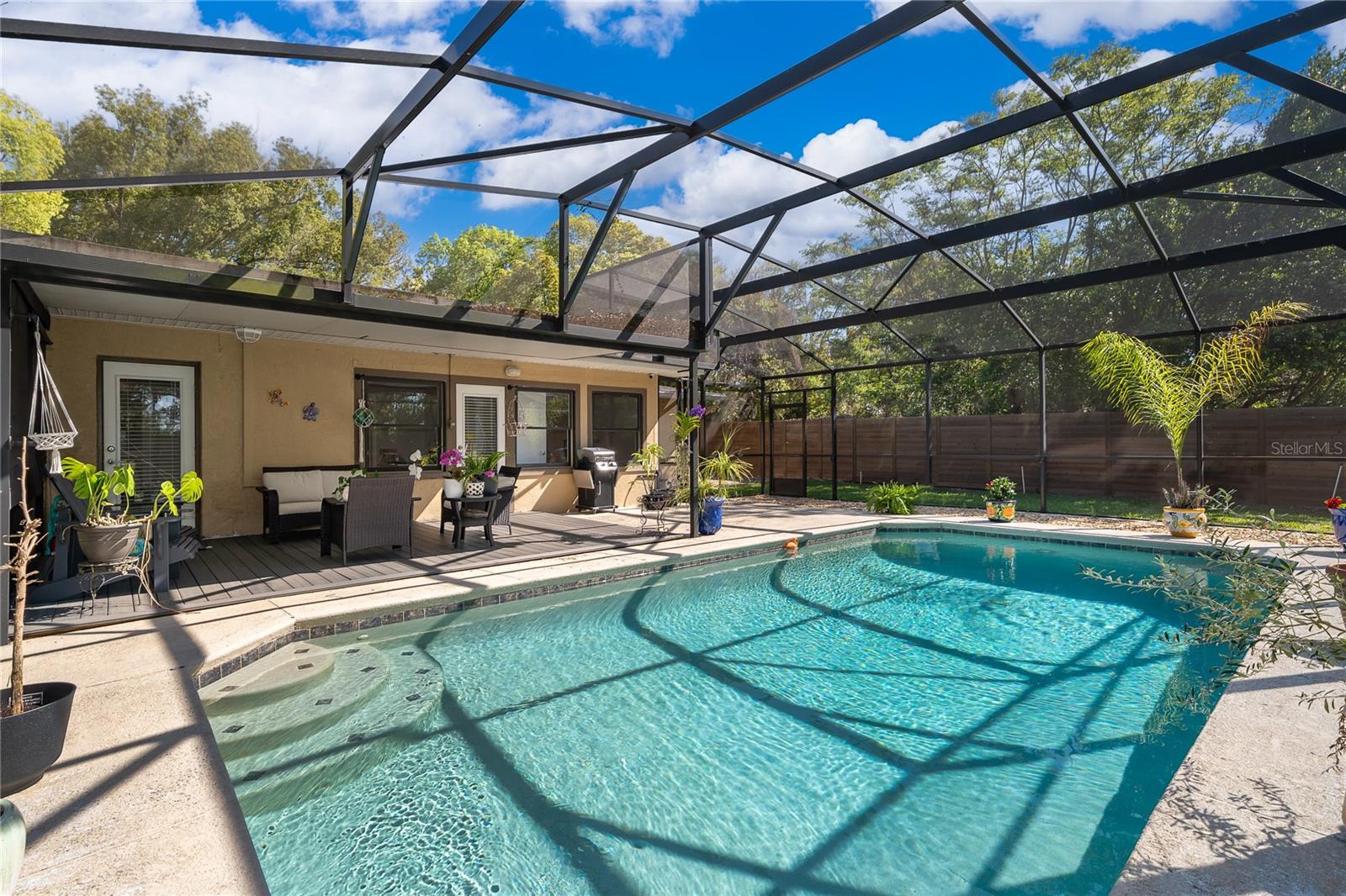 Image 3 of 34 For 502 Oak Lane