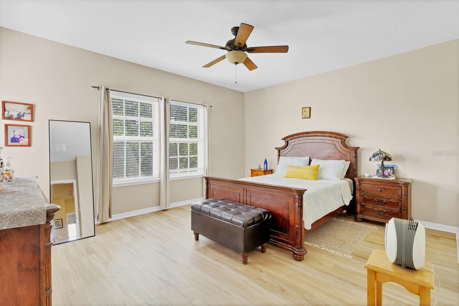 Image 11 of 40 For 458 Ellis Square Court