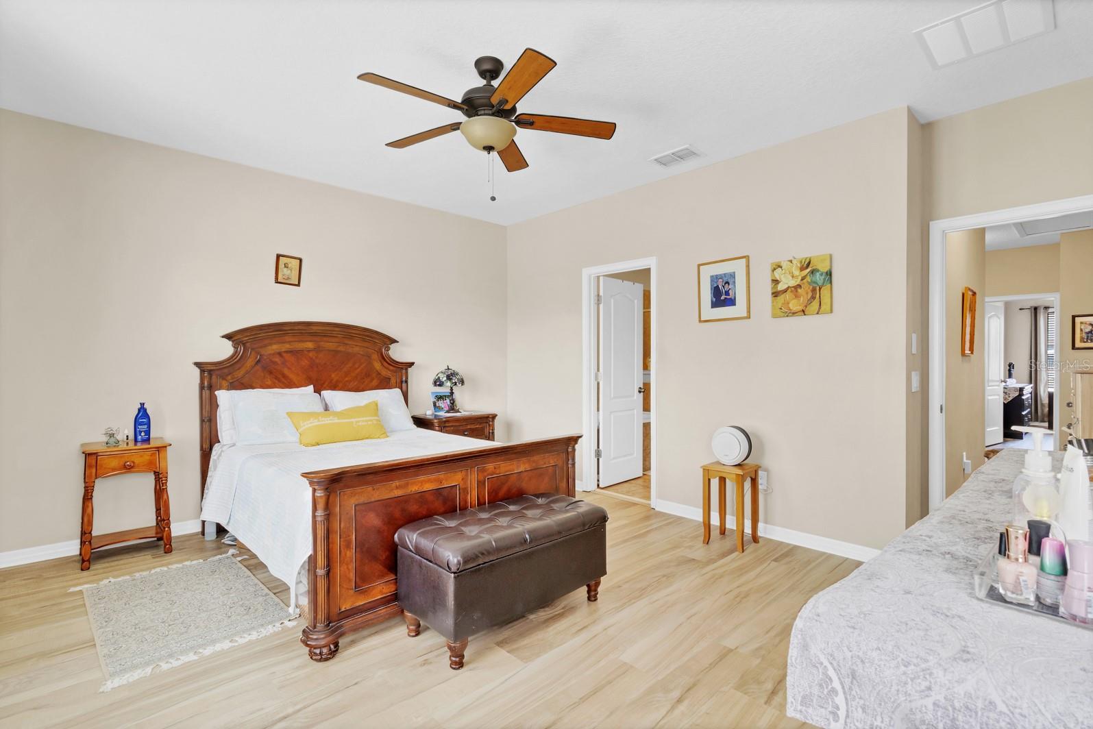 Image 13 of 40 For 458 Ellis Square Court