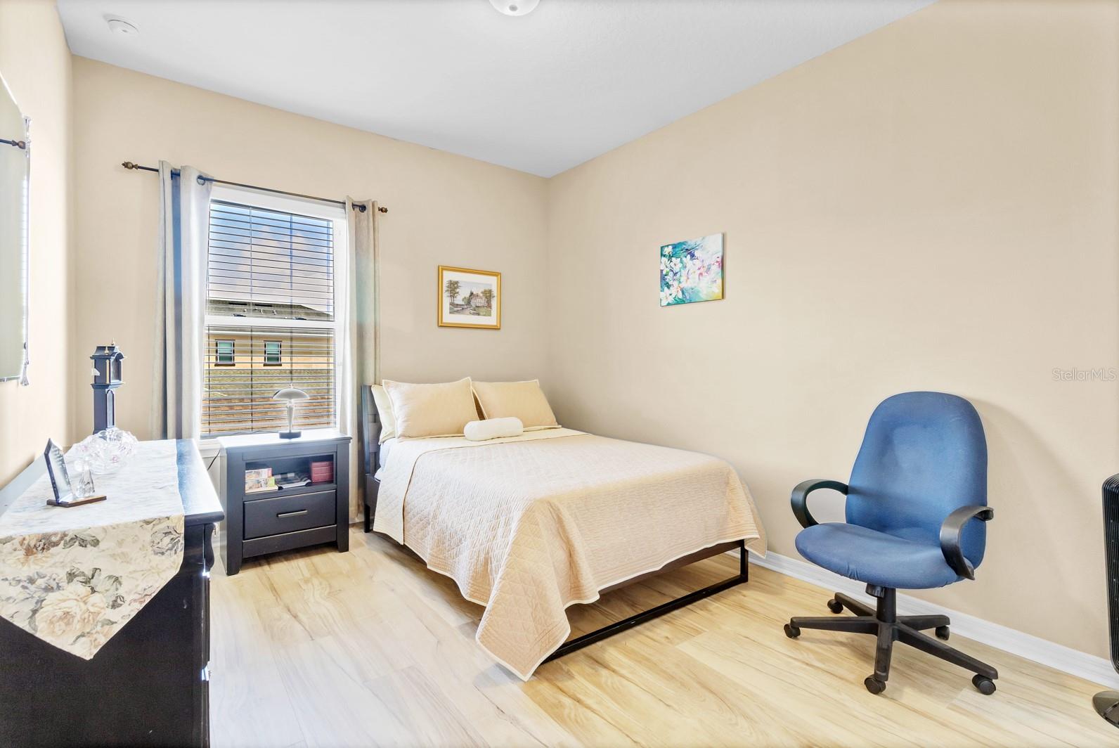 Image 14 of 40 For 458 Ellis Square Court