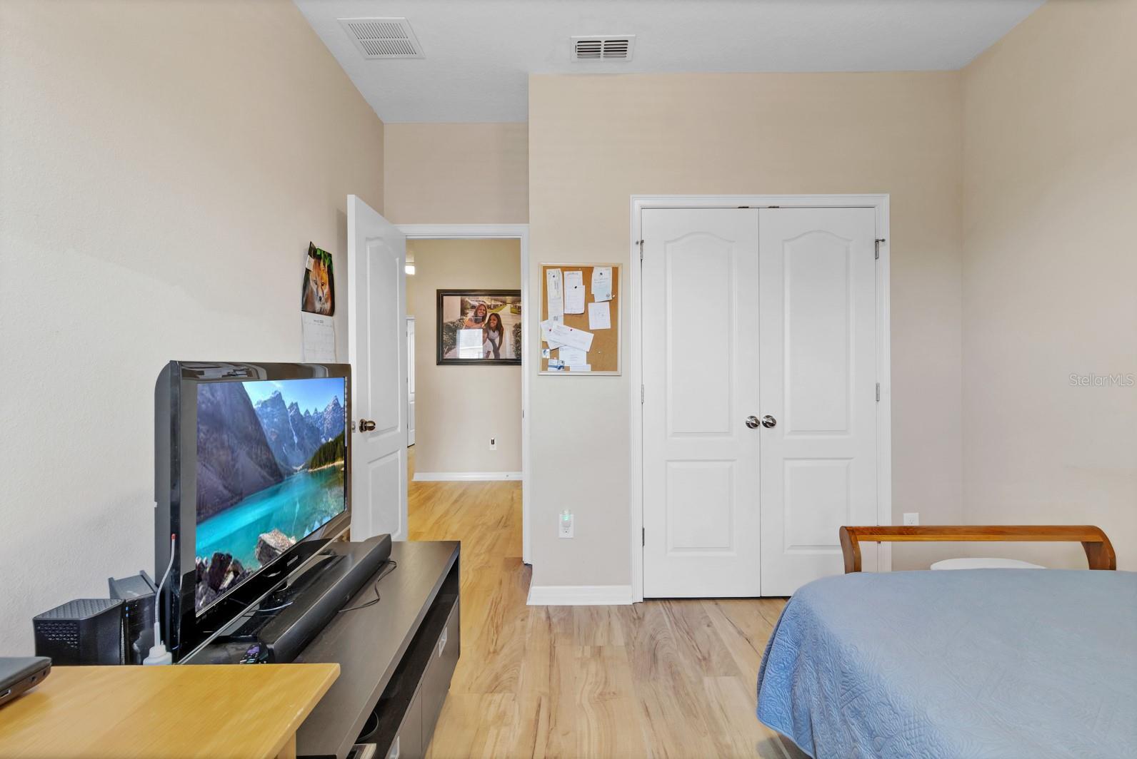 Image 16 of 40 For 458 Ellis Square Court