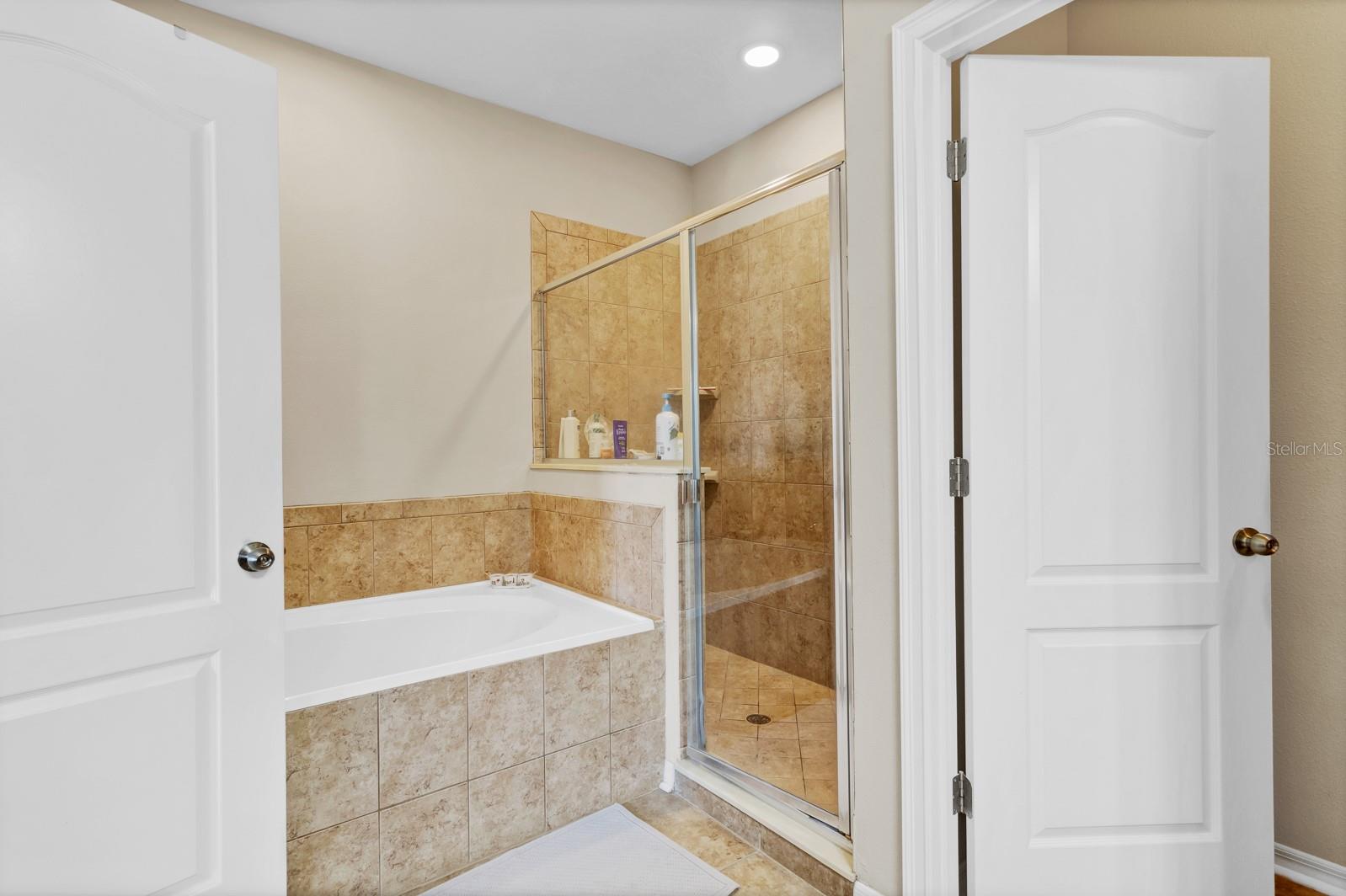 Image 19 of 40 For 458 Ellis Square Court