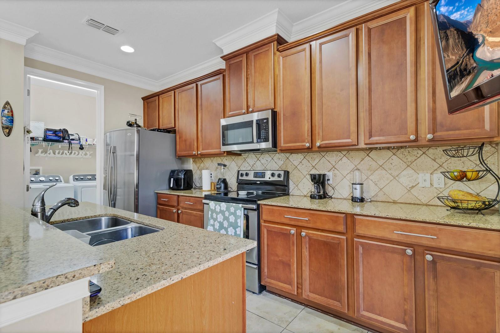 Image 31 of 40 For 458 Ellis Square Court