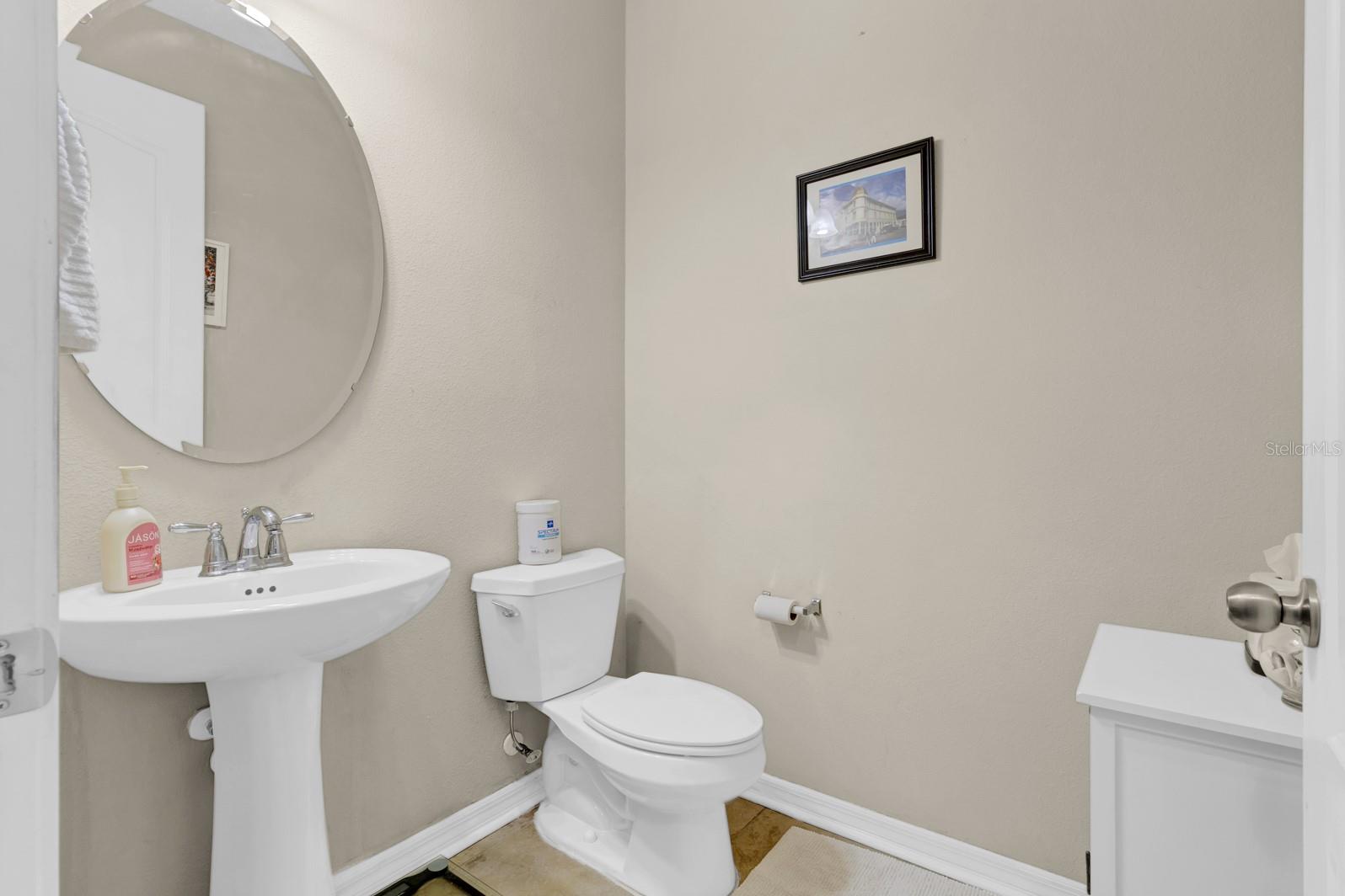 Image 5 of 40 For 458 Ellis Square Court